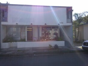 1032 Redondo Ave in Long Beach, CA - Foto de edificio - Building Photo
