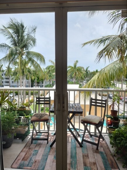 1450 SE 3rd Ave, Unit 402 in Dania Beach, FL - Building Photo - Building Photo