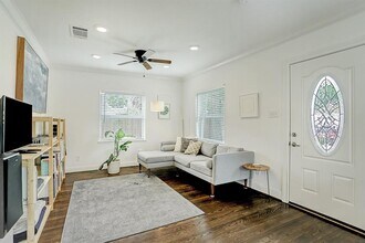 5250 Pease St in Houston, TX - Building Photo - Building Photo