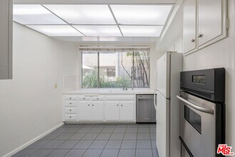 211 S Wilson Ave in Pasadena, CA - Building Photo - Building Photo