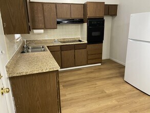 1790 Cromwell Dr in Akron, OH - Building Photo - Building Photo