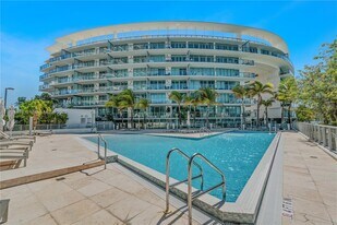 6820 Indian Creek Dr, Unit 605 in Miami, FL - Building Photo