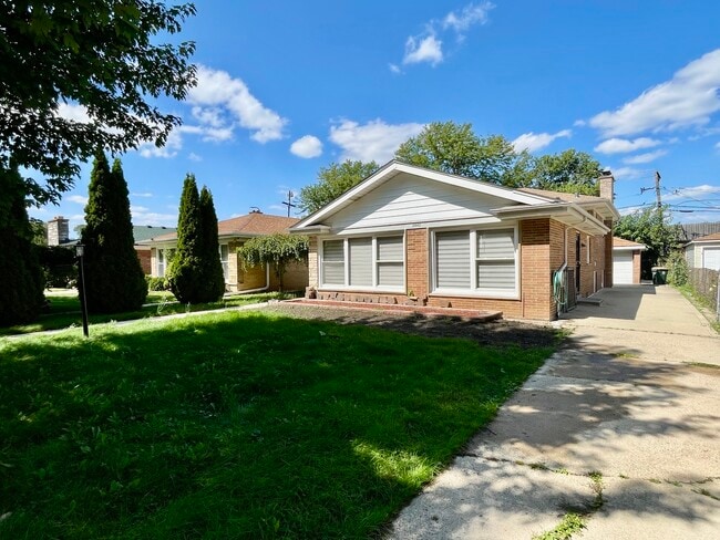 property at 3942 W Fitch Ave