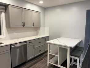 8714 4th Ave, Unit Apartment 2 in North Bergen, NJ - Building Photo - Building Photo