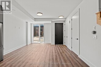 160 Everett Cmn in St Catharines, ON - Building Photo - Building Photo