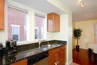 22 Chestnut St, Unit 1 in Cambridge, MA - Building Photo - Building Photo