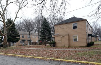 Park Lane Manor Apartments in Akron, OH - Building Photo - Building Photo