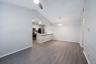 Veridian Place in Dallas, TX - Foto de edificio - Building Photo