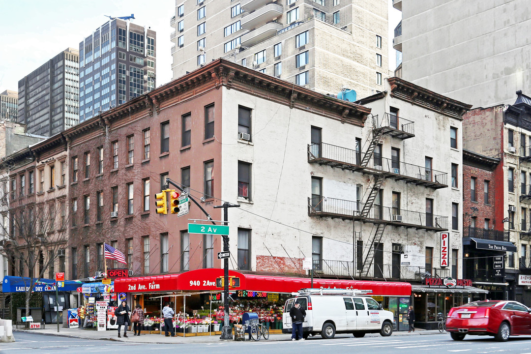 936 Second Ave in New York, NY - Building Photo