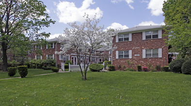 Montclair Gardens in Montclair, NJ - Building Photo - Building Photo