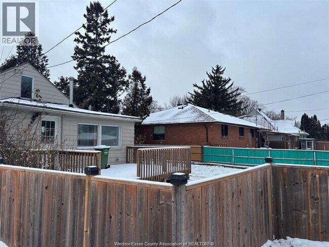 3398 Byng Rd in Windsor, ON - Building Photo - Building Photo