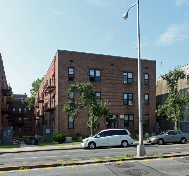 193-20 Jamaica Ave in Hollis, NY - Foto de edificio - Building Photo