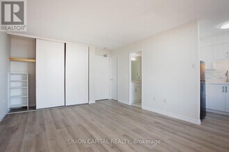 720-720 Spadina Ave. in Toronto, ON - Building Photo - Building Photo
