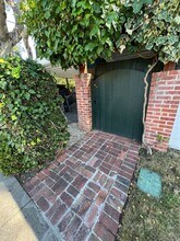 1815 Carmelita Ave in Burlingame, CA - Building Photo - Building Photo