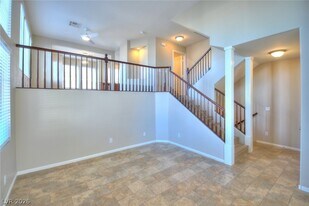 8400 Tiger Woods Ave in Las Vegas, NV - Building Photo