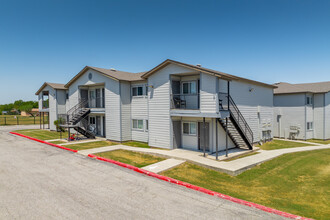 Gillette Square Apartments in San Antonio, TX - Building Photo - Primary Photo