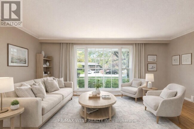 73 Ravensbourne Crescent in Toronto, ON - Building Photo - Building Photo