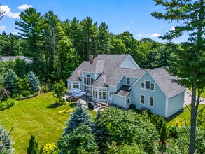 2 Harbor Side Dr in York, ME - Building Photo - Building Photo