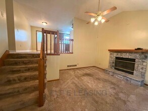 1517 W Forest Dr in Olathe, KS - Building Photo - Building Photo