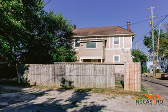 2140 Waldeck Ave in Columbus, OH - Building Photo - Building Photo