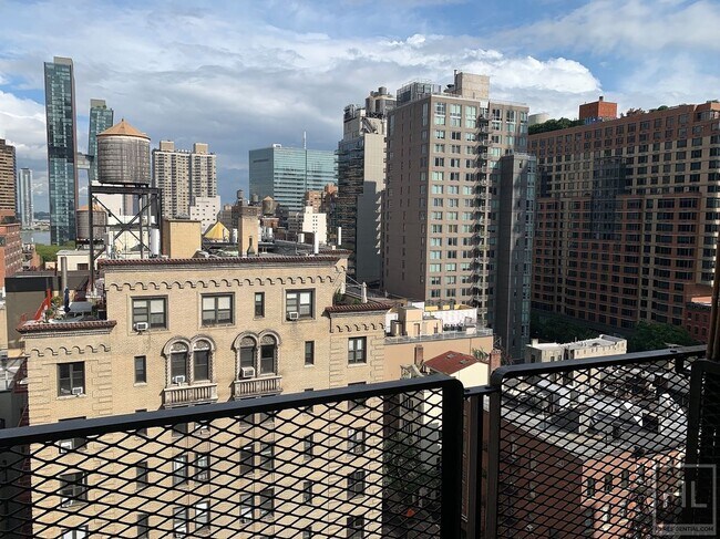 EAST 35 STREET in New York, NY - Building Photo - Building Photo