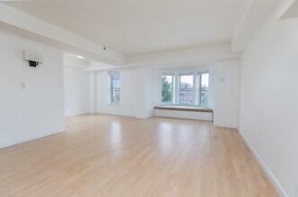 910 Beacon St in Boston, MA - Building Photo - Building Photo