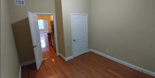 property at 1410-1412 N Ashland Ave