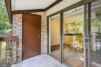 2255 Castle Rock Square in Reston, VA - Building Photo - Building Photo