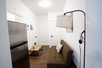 444 Ponce de Leon in Coral Gables, FL - Building Photo - Building Photo