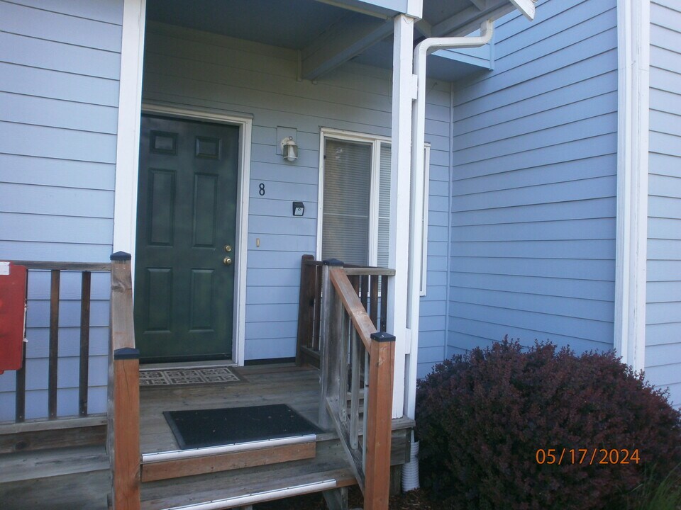 6317 Barstow Ln SE, Unit Unit 8 in Lacey, WA - Building Photo