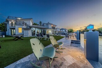 2523 Castilla Isle in Fort Lauderdale, FL - Building Photo - Building Photo