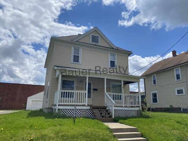 241 E 8th St in Ashland, OH - Building Photo - Building Photo