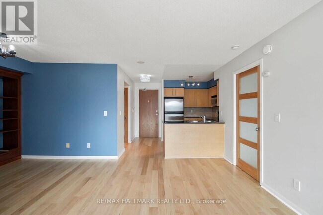 219 Fort York Blvd in Toronto, ON - Building Photo - Building Photo