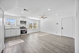 8224 Bigwood St in Houston, TX - Building Photo - Building Photo