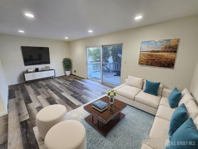 property at 30 Rosewood Ct