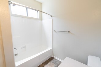 701 N Hollywood Way in Burbank, CA - Building Photo - Interior Photo