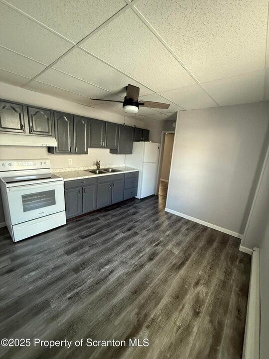 148 Monroe St in Archbald, PA - Building Photo