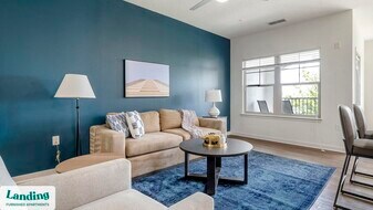 2439 Casona Ln in Melbourne, FL - Building Photo