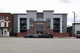 The Richmond Apartments in Louisville, KY - Building Photo - Building Photo