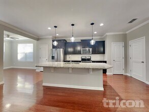 1808 Stonewater Dr in Nashville, TN - Foto de edificio - Building Photo