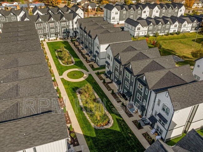 706 N Dupont Ave in Nashville, TN - Building Photo - Building Photo