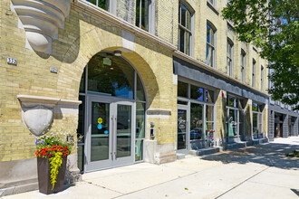 Serif MKE in Milwaukee, WI - Foto de edificio - Building Photo