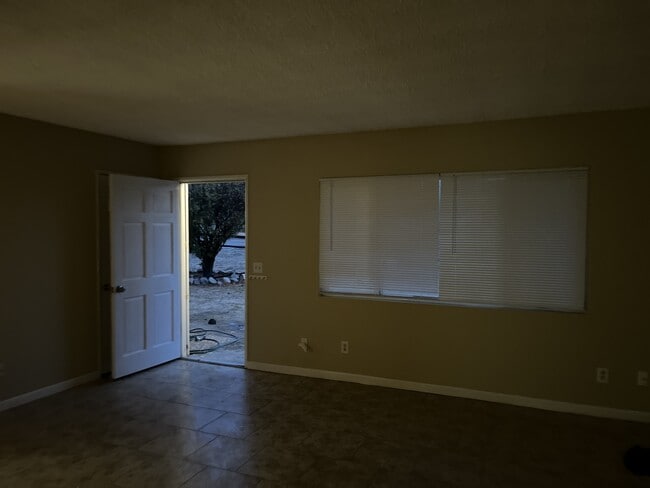 7687 Elk Trail in Yucca Valley, CA - Building Photo - Building Photo