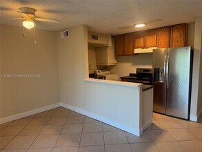 4519 Treehouse Ln in Tamarac, FL - Building Photo - Building Photo