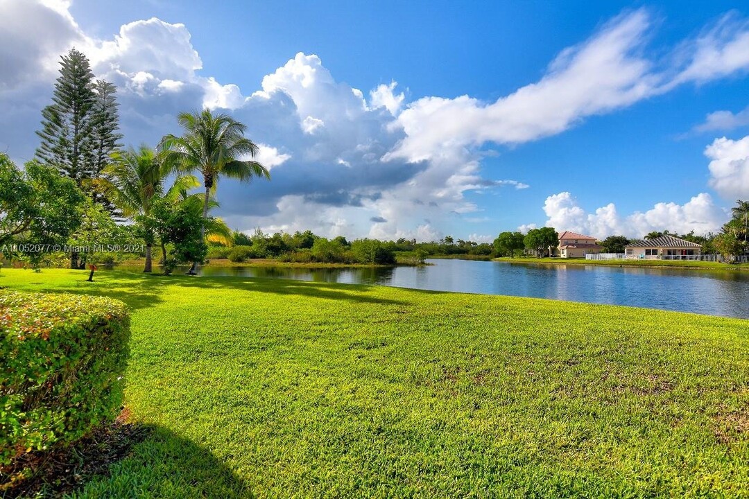 16710 NW 12th St in Pembroke Pines, FL - Building Photo