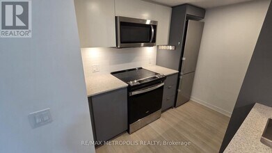 500 Wilson Ave in Toronto, ON - Building Photo - Building Photo