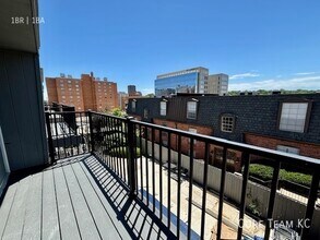 4726 Belleview Ave, Unit 10 in Kansas City, MO - Building Photo - Building Photo