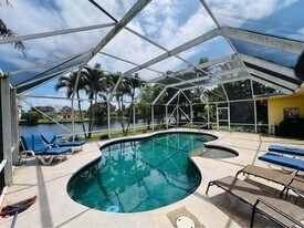7834 Edgewater Dr in West Palm Beach, FL - Building Photo