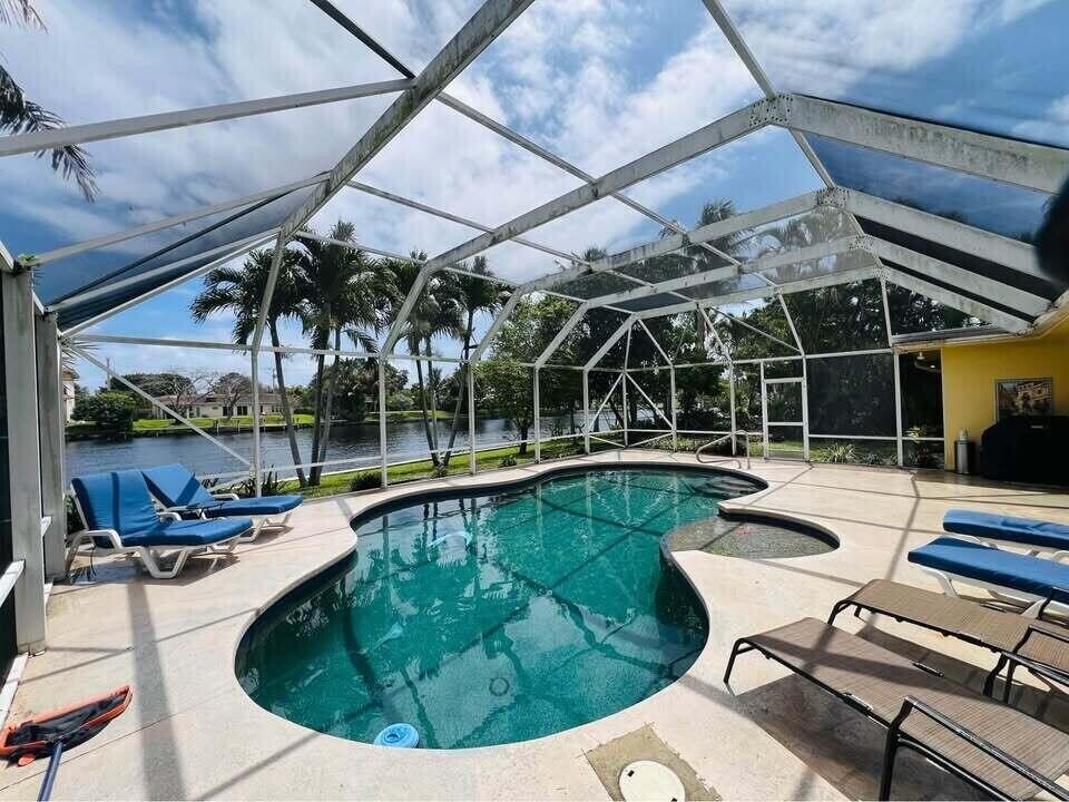 7834 Edgewater Dr in West Palm Beach, FL - Building Photo
