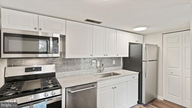 527 N Armistead St in Alexandria, VA - Building Photo - Building Photo